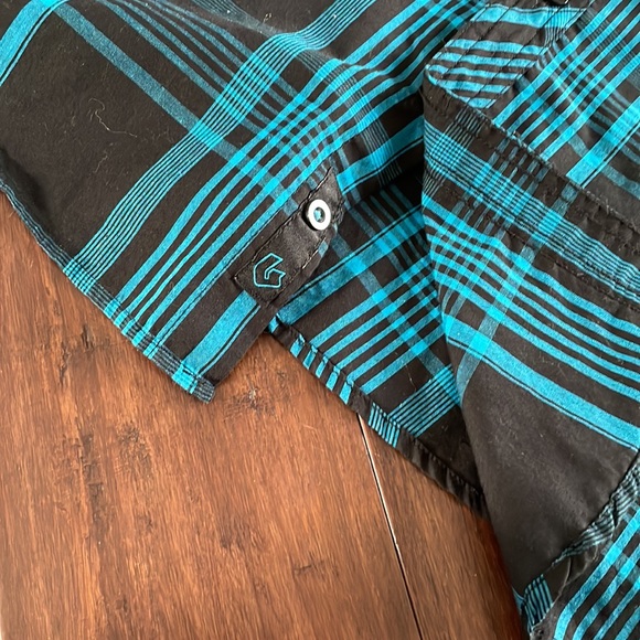 BURNSIDE SHORT SLEEVE BUTTON DOWN - Picture 4 of 4